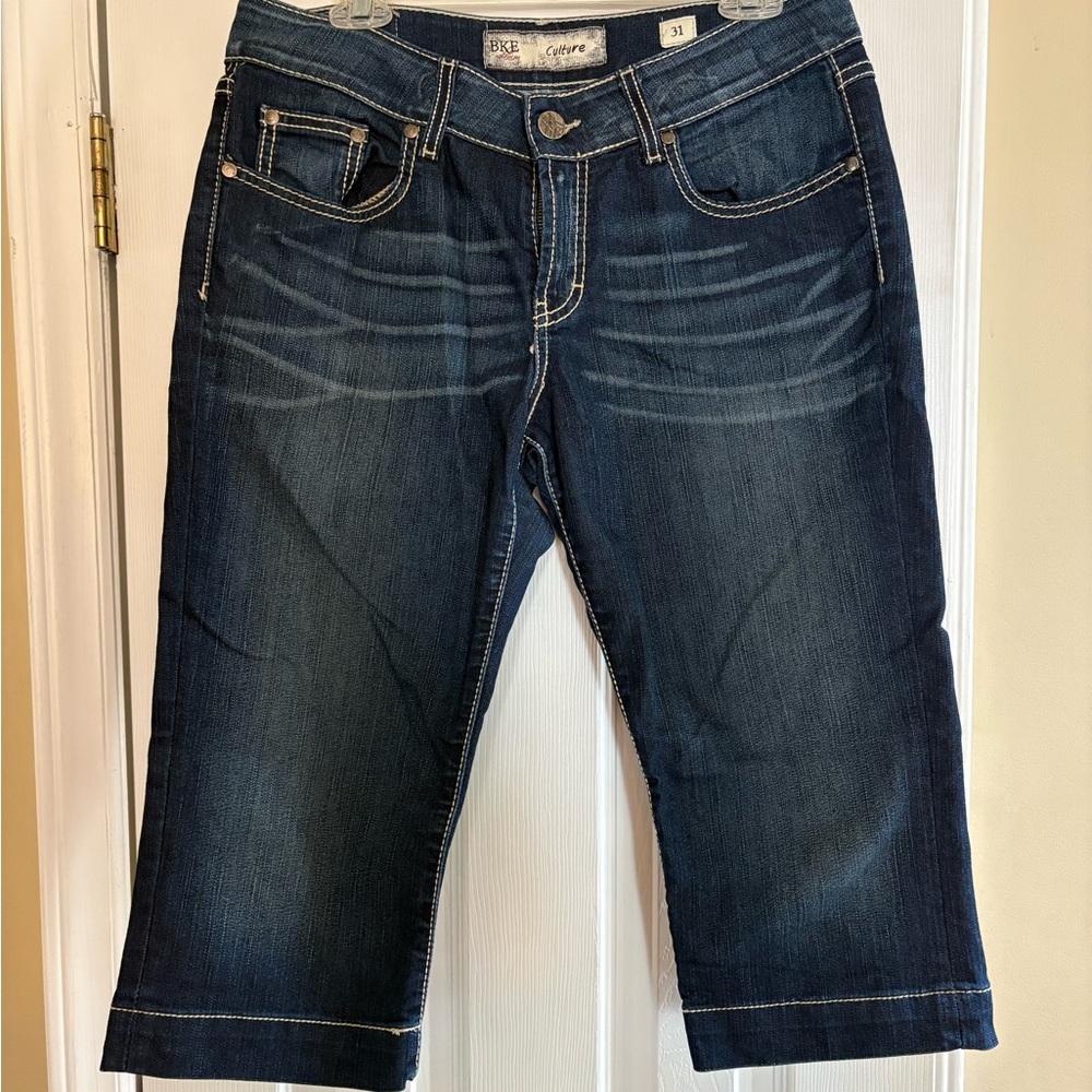 Women's Buckle Blue Denim Crops size 31